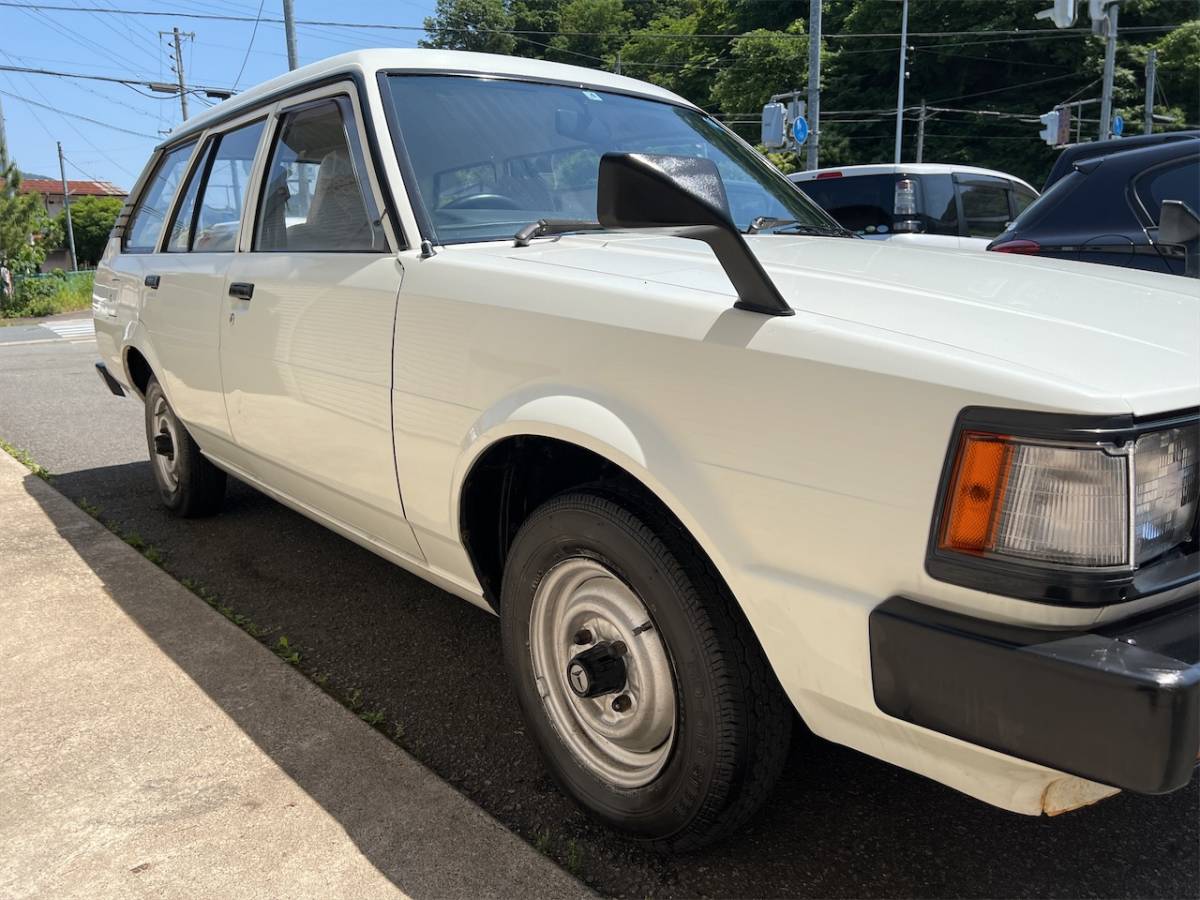 トヨタ カローラバン 昭和60年式 カローラバン 売買されたオークション情報 Yahooの商品情報をアーカイブ公開 オークファン Aucfan Com