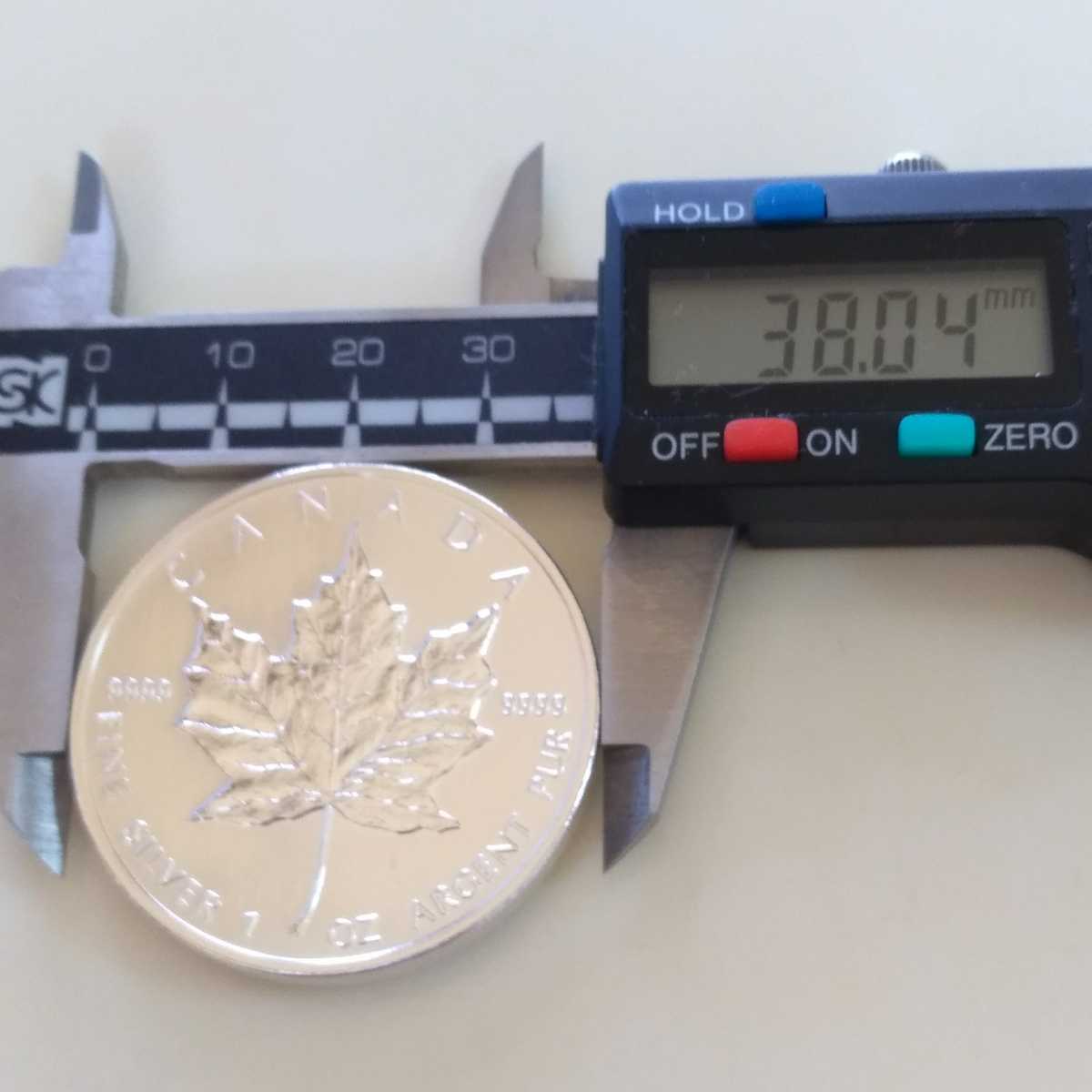 カナダ 1996年 5ドル 銀貨 メイプルリーフ 1oz エリザベス2世 硬貨 カナダ メイプルリーフ 1996 純銀1オンス5ドル銀貨 エリザベス2世(北
