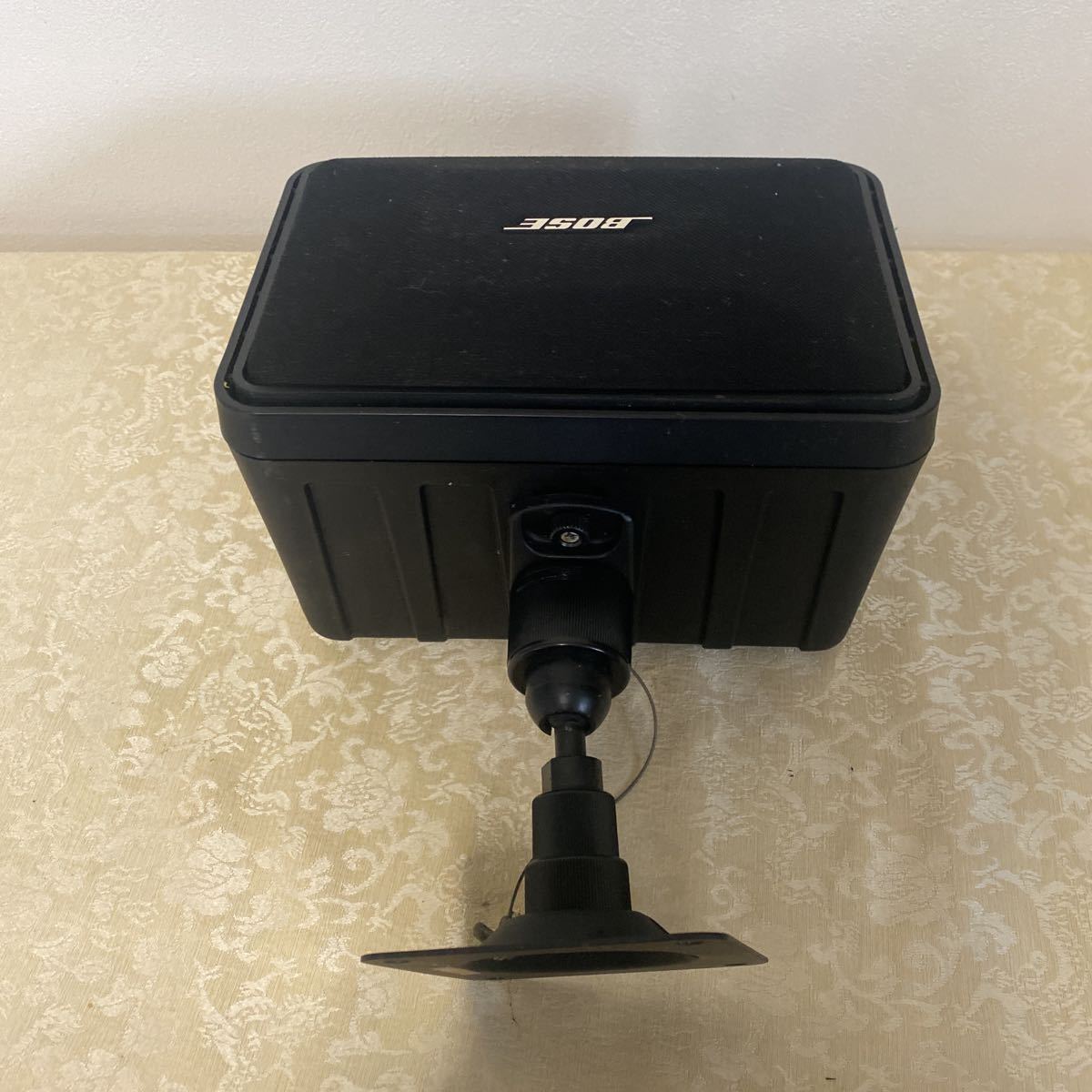 美品]BOSE 101MM ペアスピーカー 天吊りブラケット付き 个 101MM BOSE