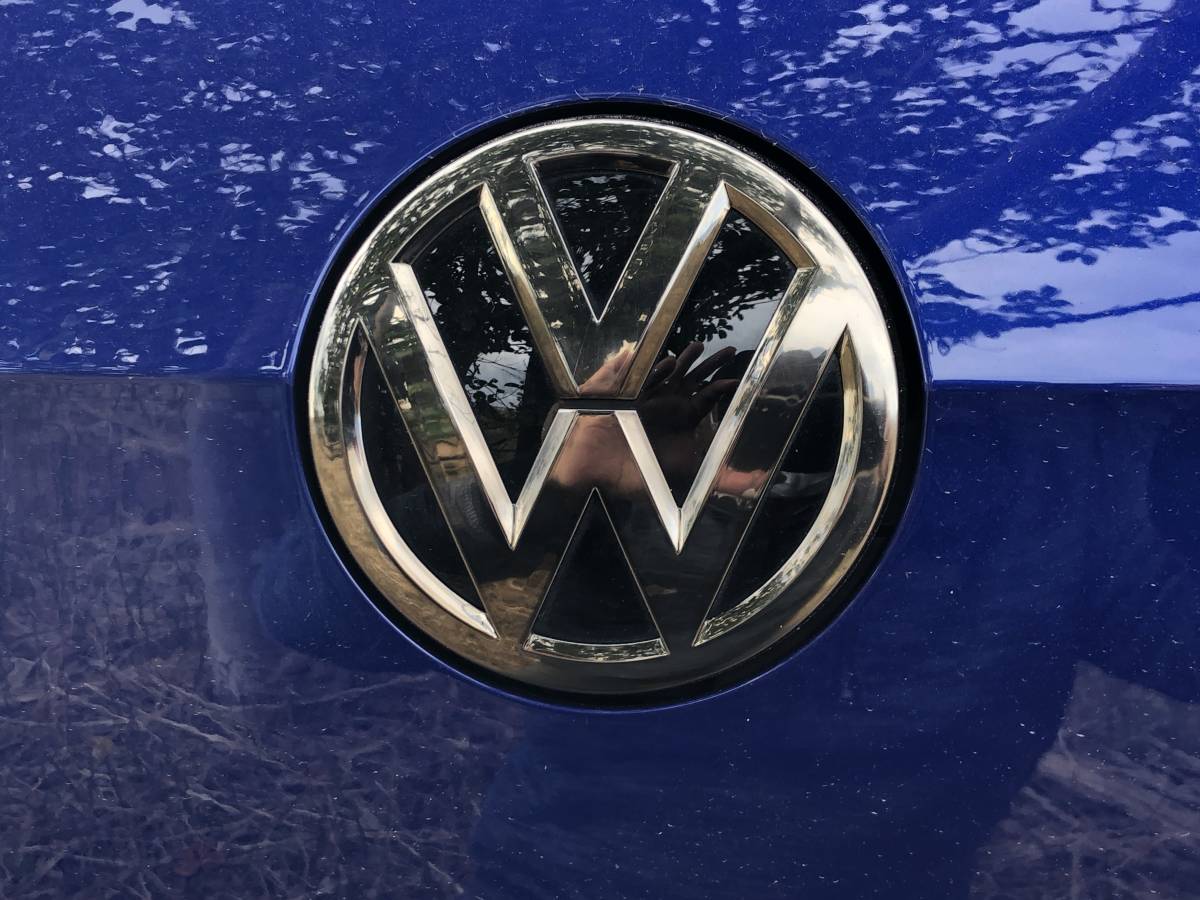  Volkswagen Golf7 7.5 リアVWエンブレム ブラッククローム(フォルクスワーゲン)｜売買されたオークション情報、yahooの商品情報をアーカイブ公開 - オークファン フォルクスワーゲン