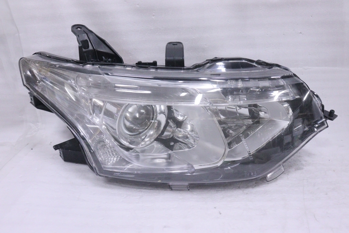 15-249☆前期 HID GF7W アウトランダー PHEV☆右ヘッドライト MOBIS
