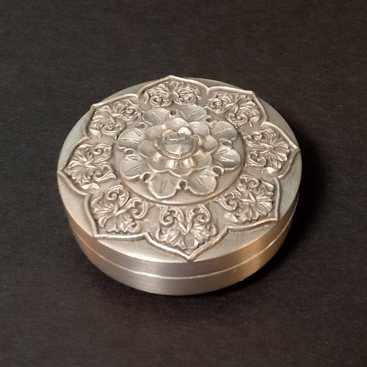 salemtang】伝統工芸ピューター王室御用達ロイヤルセランゴール錫筒