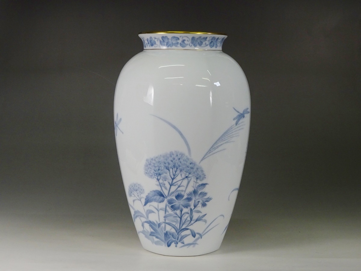10□大倉陶園 呉須 秋草 蜻蛉 花瓶 花器 花入 ベース 大倉陶園