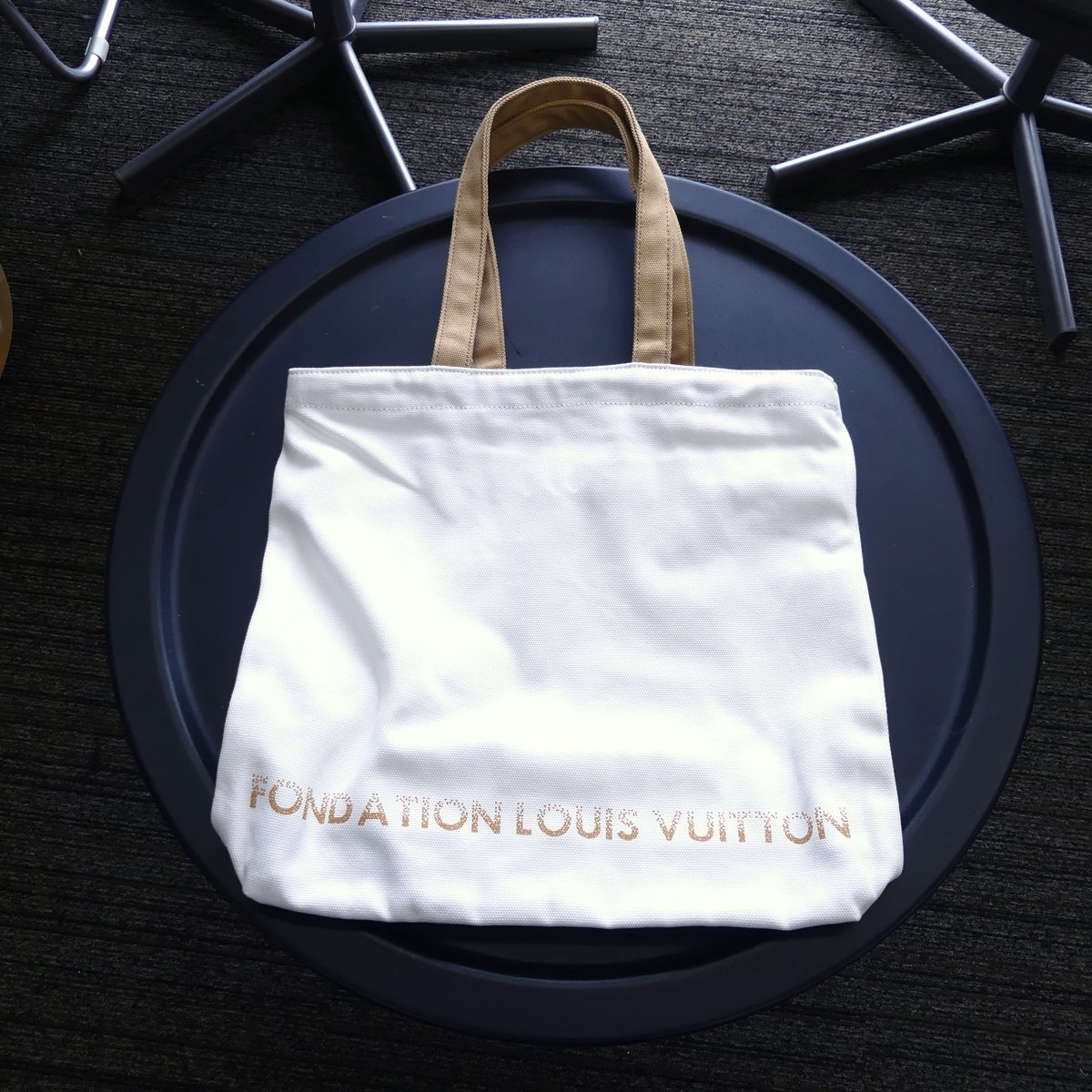 VUITTON パリ限定！LOUIS トート パリ美術館 限定 Vuitton(フォンダ 