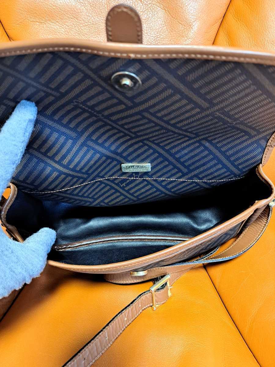 GIVENCHY　ジバンシィ　ジバンシー　ショルダーバッグ　斜め掛け　ヴィンテージ！　(220623) ショルダーバッグ GIVENCHY ジバンシー 0 公式オンラインショップ ジバンシー&frasl;ショルダーバッグ&frasl;メンズ&frasl;PVC×レザー&frasl;ロゴ&frasl;GY147