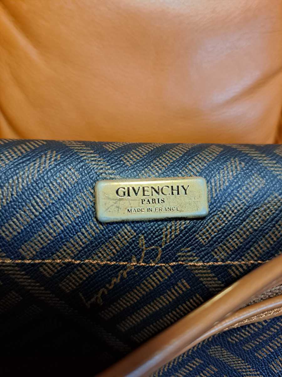 GIVENCHY　ジバンシィ　ジバンシー　ショルダーバッグ　斜め掛け　ヴィンテージ！　(220623) ショルダーバッグ GIVENCHY ジバンシー 0 公式オンラインショップ ジバンシー&frasl;ショルダーバッグ&frasl;メンズ&frasl;PVC×レザー&frasl;ロゴ&frasl;GY147