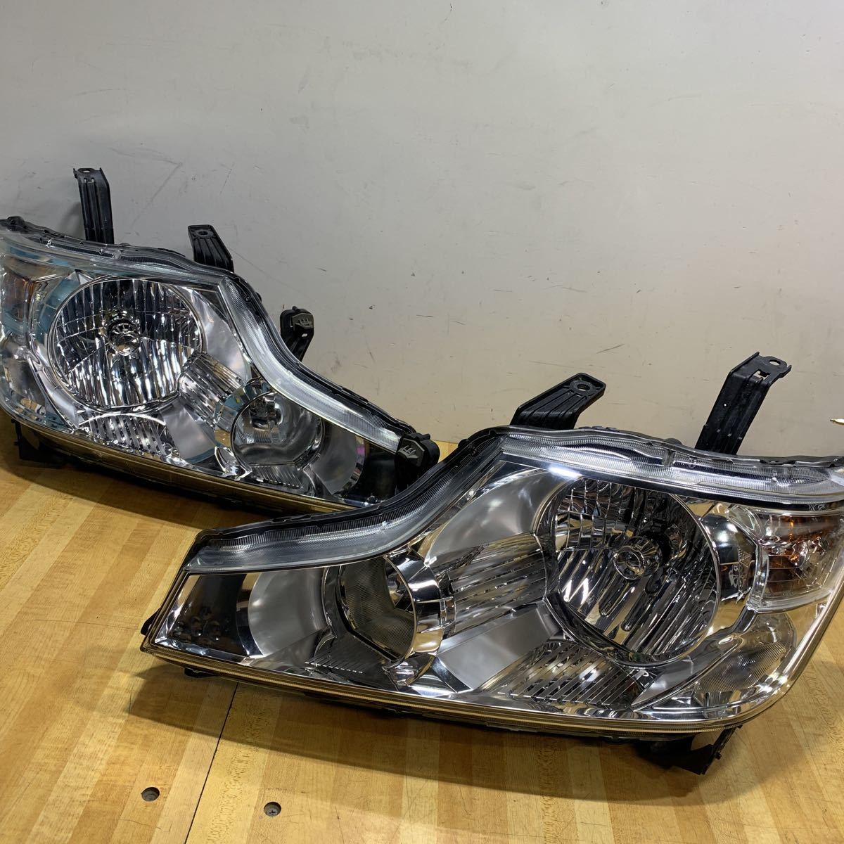 451874 ホンダ RK5 ステップワゴンスパダ 純正 HIDヘッドライト左右セット koito 100-22013(ヘッドライト)｜売買されたオークション情報、yahooの商品情報をアーカイブ公開 - オークファン ホンダ用
