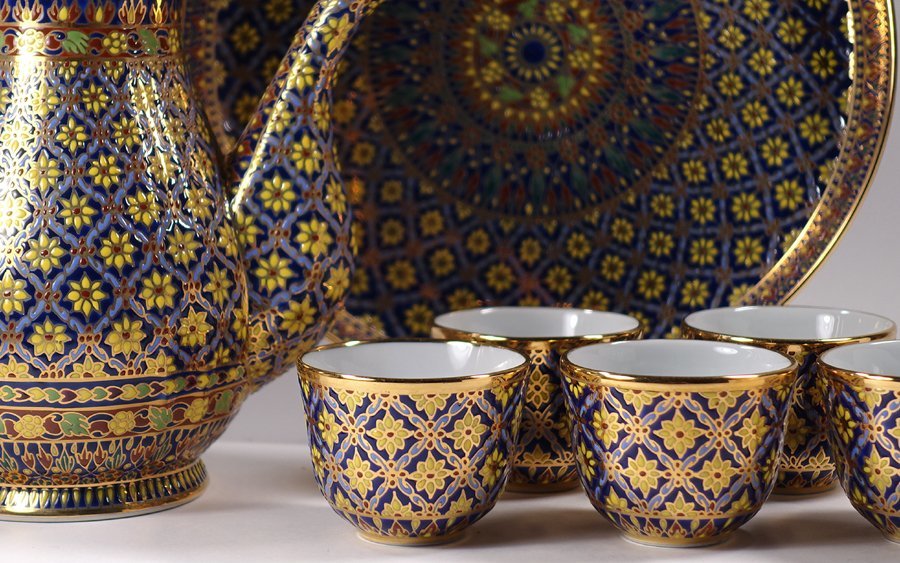 ∇花∇20世紀タイ NARAI PHAND 高級ベンジャロン磁器 ハンドペイント 細密色絵金彩小花散ティーセット ポット・トレイ・カップ5客 ◇9