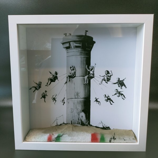 Walled Off Hotel Box Set – Post Modern Vandal バンクシー Banksy
