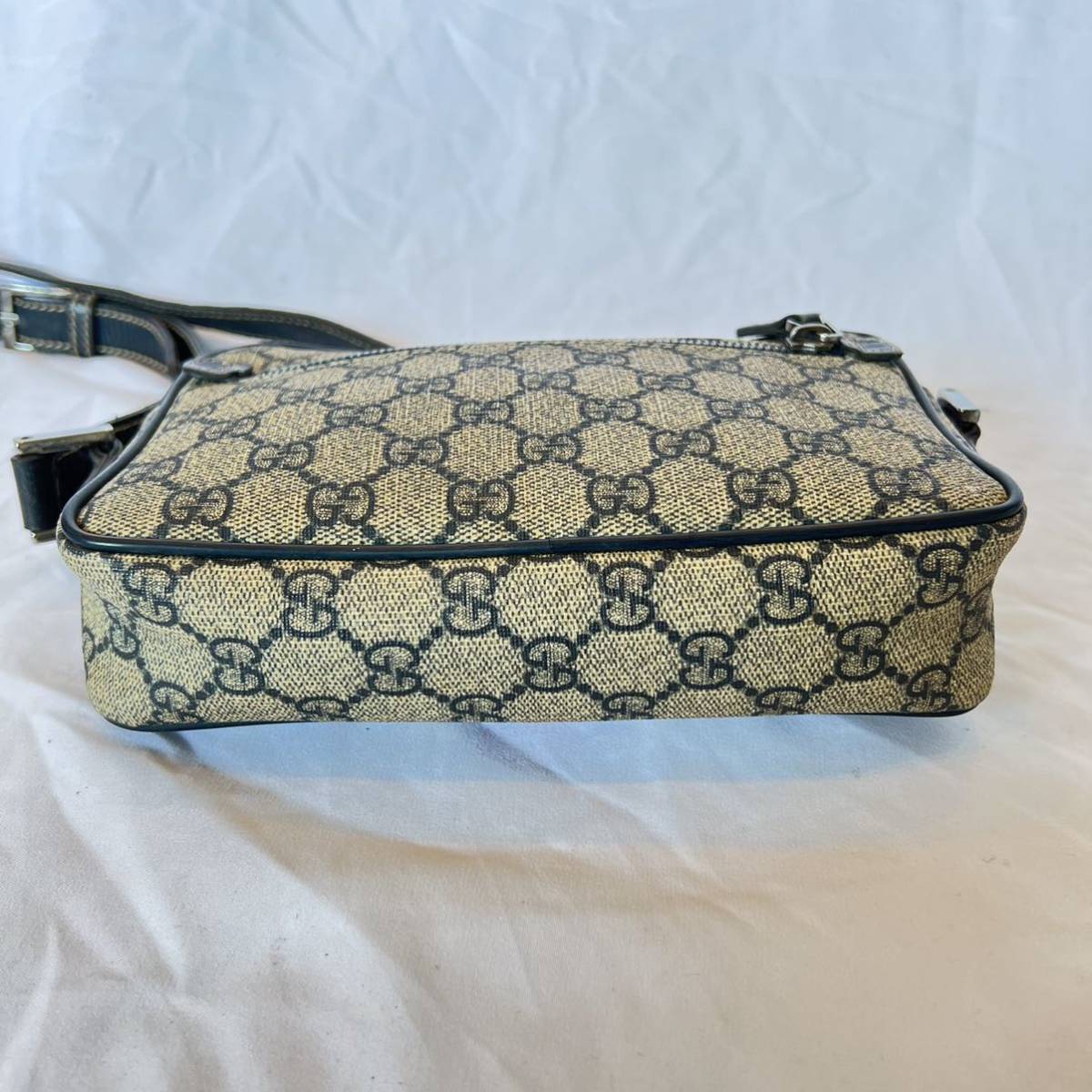 超美品》GUCCI(グッチ)ショルダーバッグ PVC シェリーライン｜Yahoo
