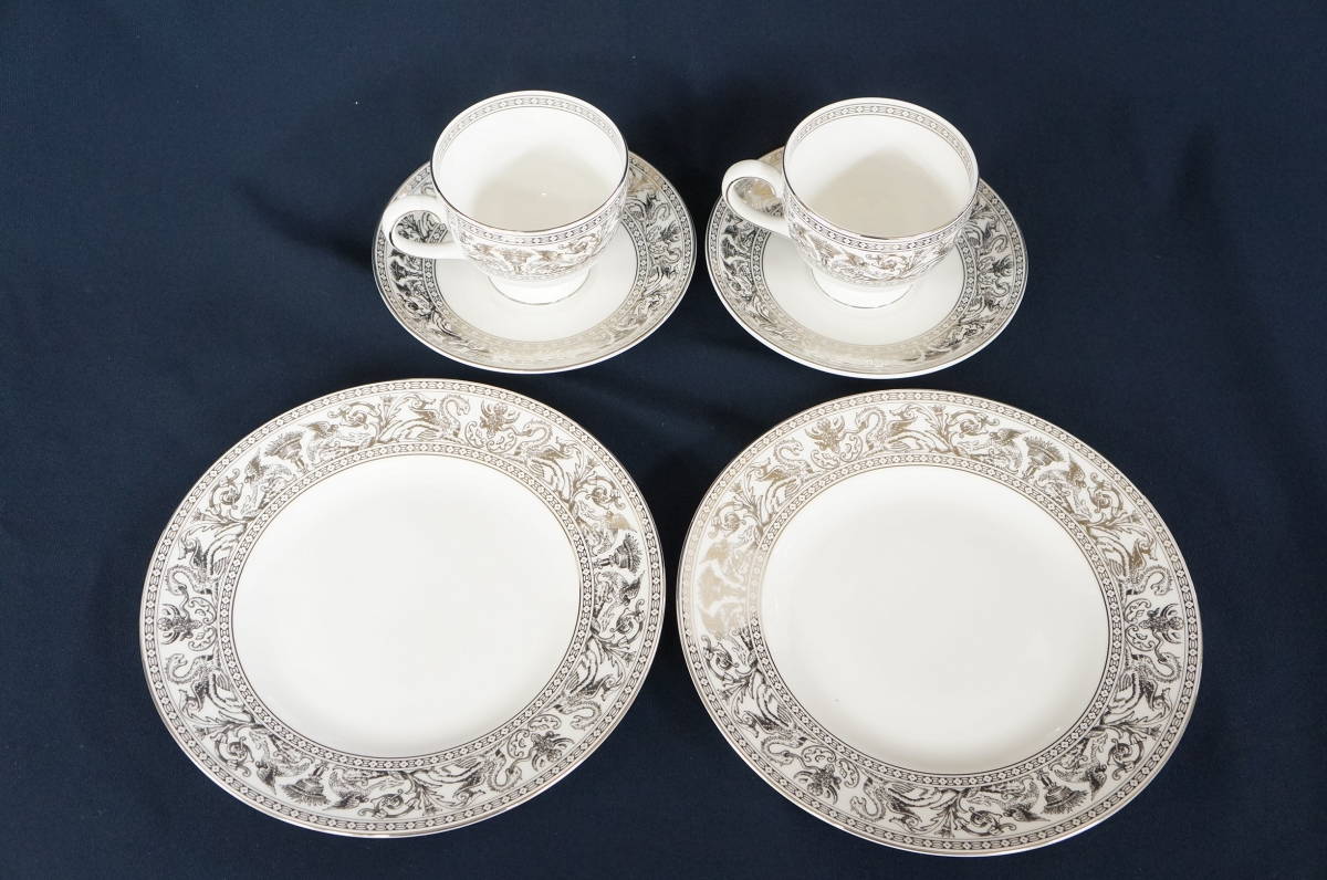 ① WEDGWOOD ウェッジウッド FLORENTINE PLATINUM フロレンティーン プラチナ カップ＆ソーサー プレート 皿 セット 1107020801