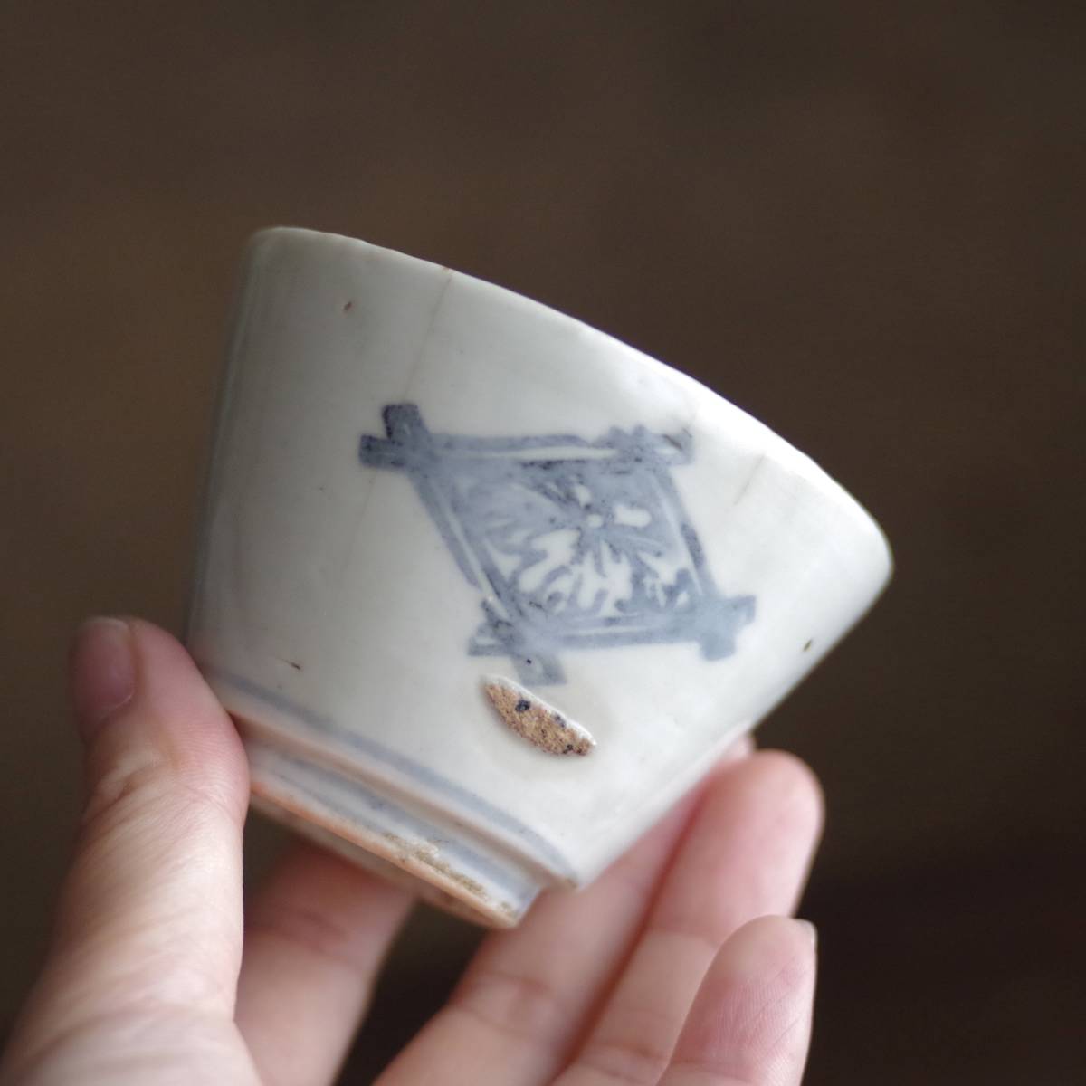 千a633 古伊万里 蕎麦猪口 蕪のこんにゃく印判 井桁の染付 江戸中期頃