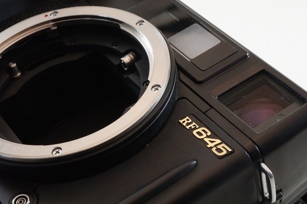 RF645 | 65mm Bronica Camera BRONICA（ブロニカ）RF645／軽快なAE搭載