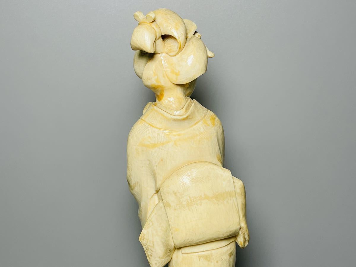 ☆中国美術工芸品 花灯篭を持つ女性像 天然石手彫り彫刻 台座付き