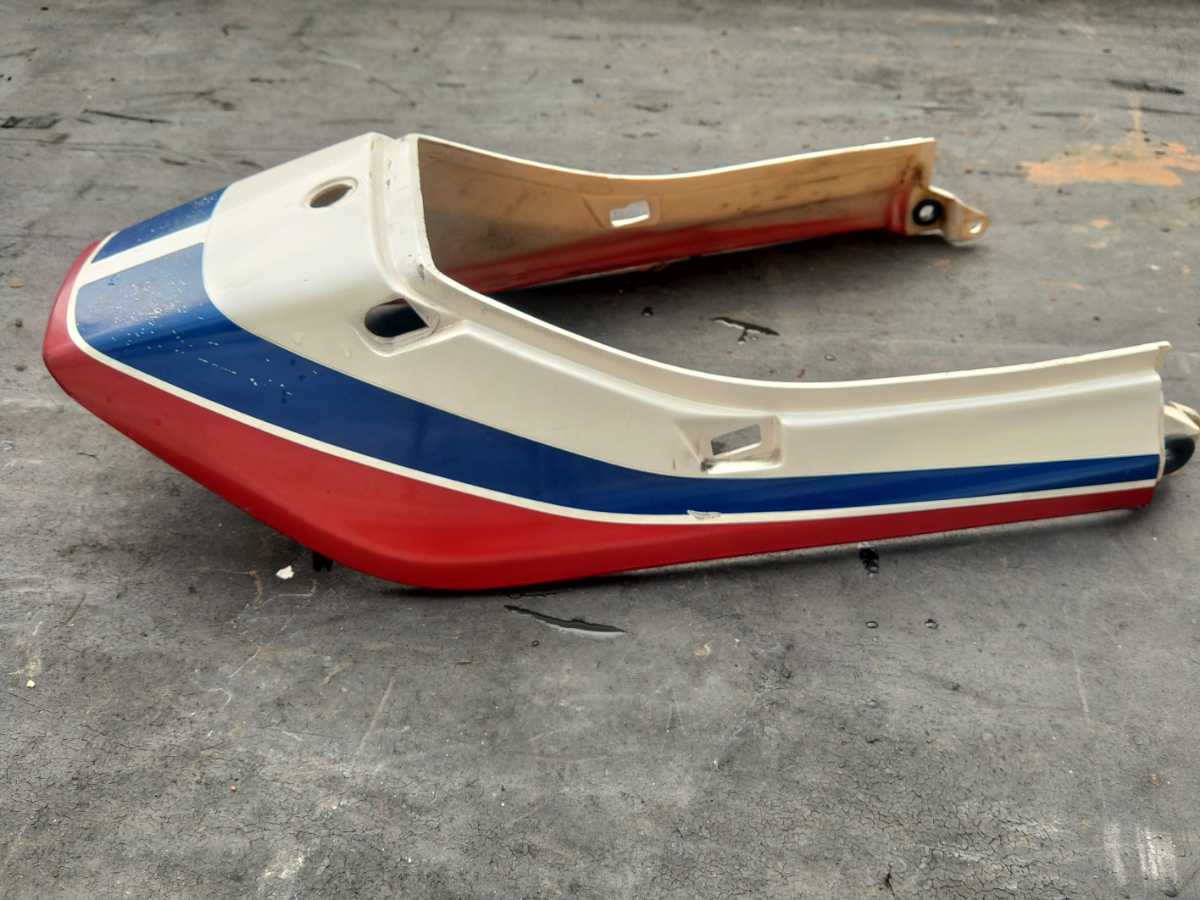 RC15 VF750F テールカウル シートカウル