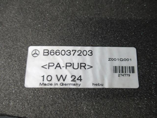 別に ベンツ Cクラス W204 C63 AMG CBA-204077 フロアマット B66037203 黒
