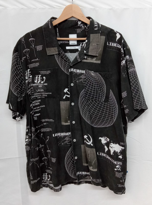 100%新品，正規品 Liberaiders リベレイダース レーヨン 半袖シャツ XLサイズ ブラック 総柄 店舗受取可(XLサイズ以上)｜売買されたオークション情報、yahooの商品情報をアーカイブ公開 - オークファン 半袖シャツ一般