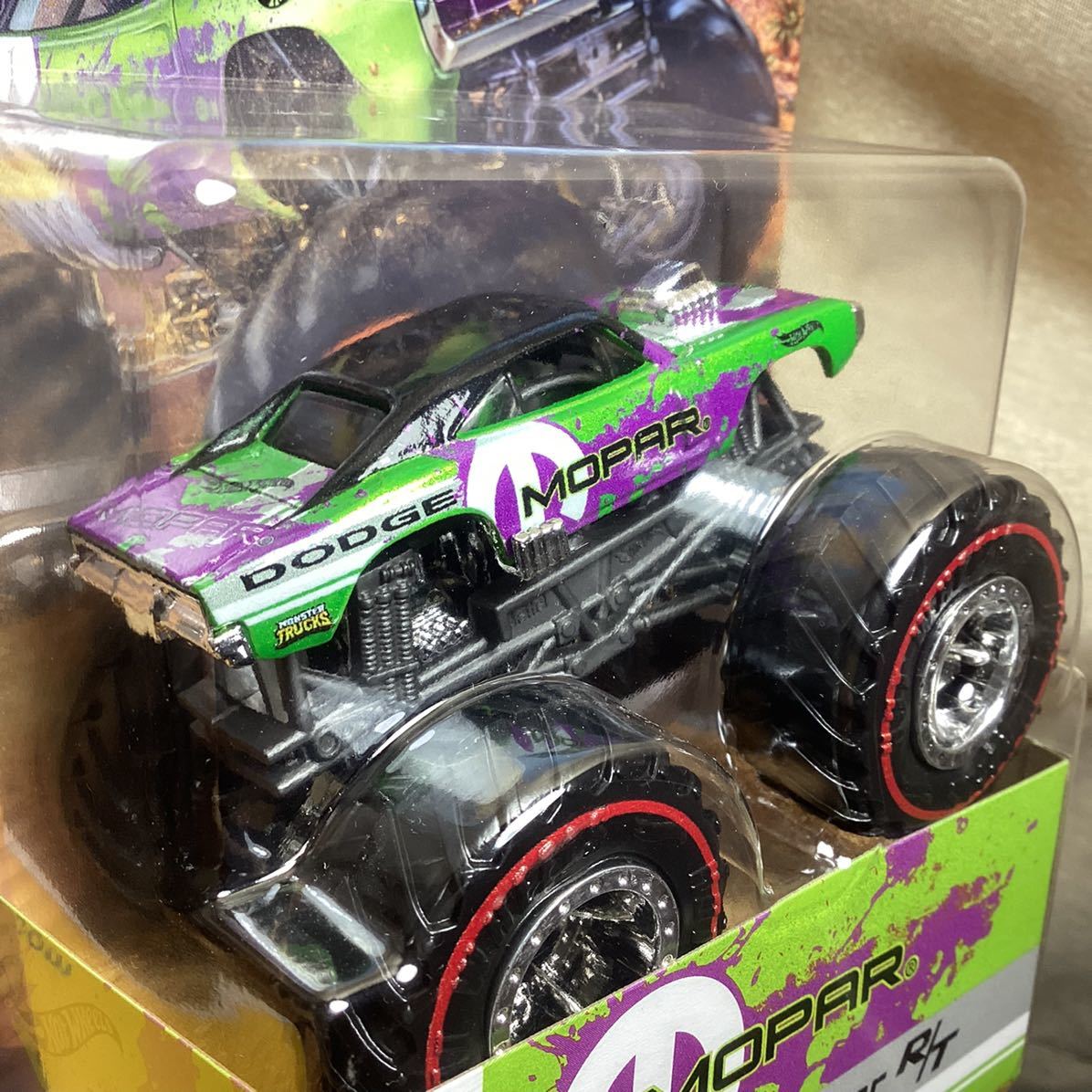 ホットウィール モンスタートラック モパー MOPAR ダッジチャージャー monkeys_hotwheels-hcp79