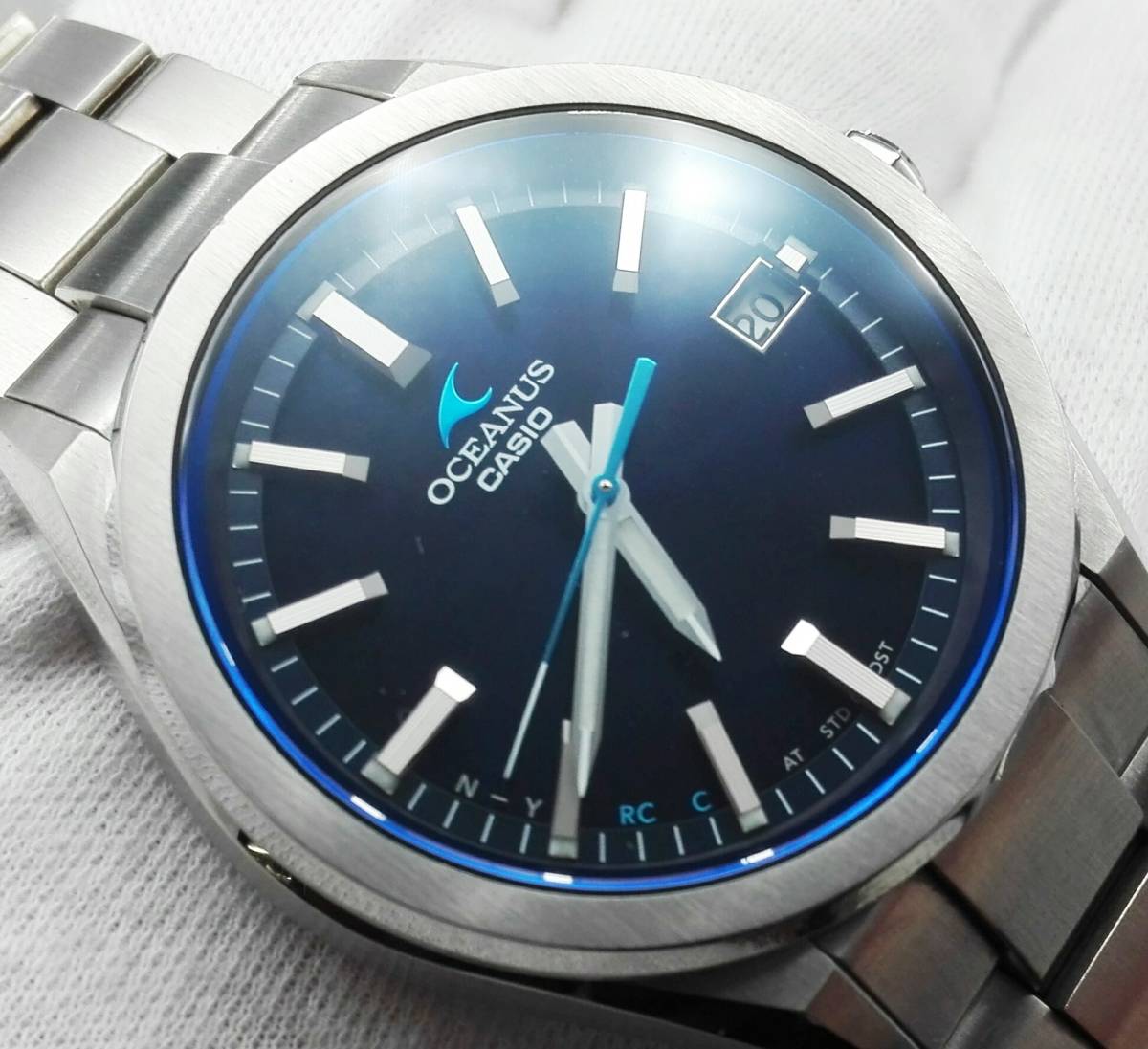 美品】 CASIO カシオ OCEANUS オシアナス OCW-T200S-1AJF 電波ソーラー 