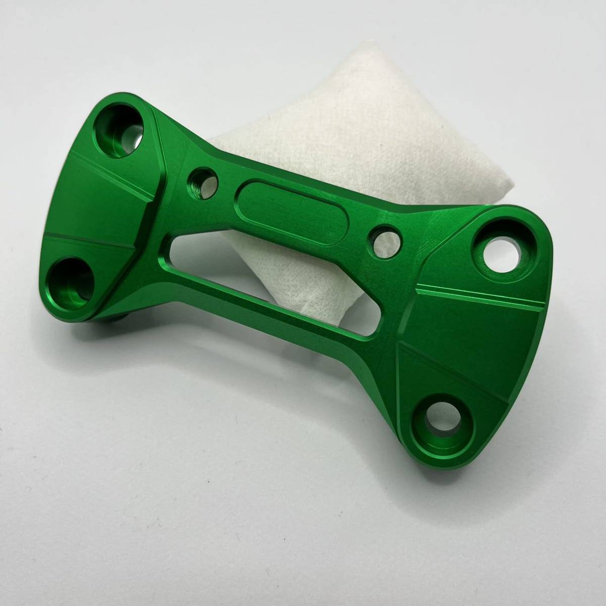 Z900RS アルミ削り出し ハンドルポスト ハンドルクランプ ブラックアルマイト 検 Kファクトリー アグラス モリワキ AELLA SPEEDRA