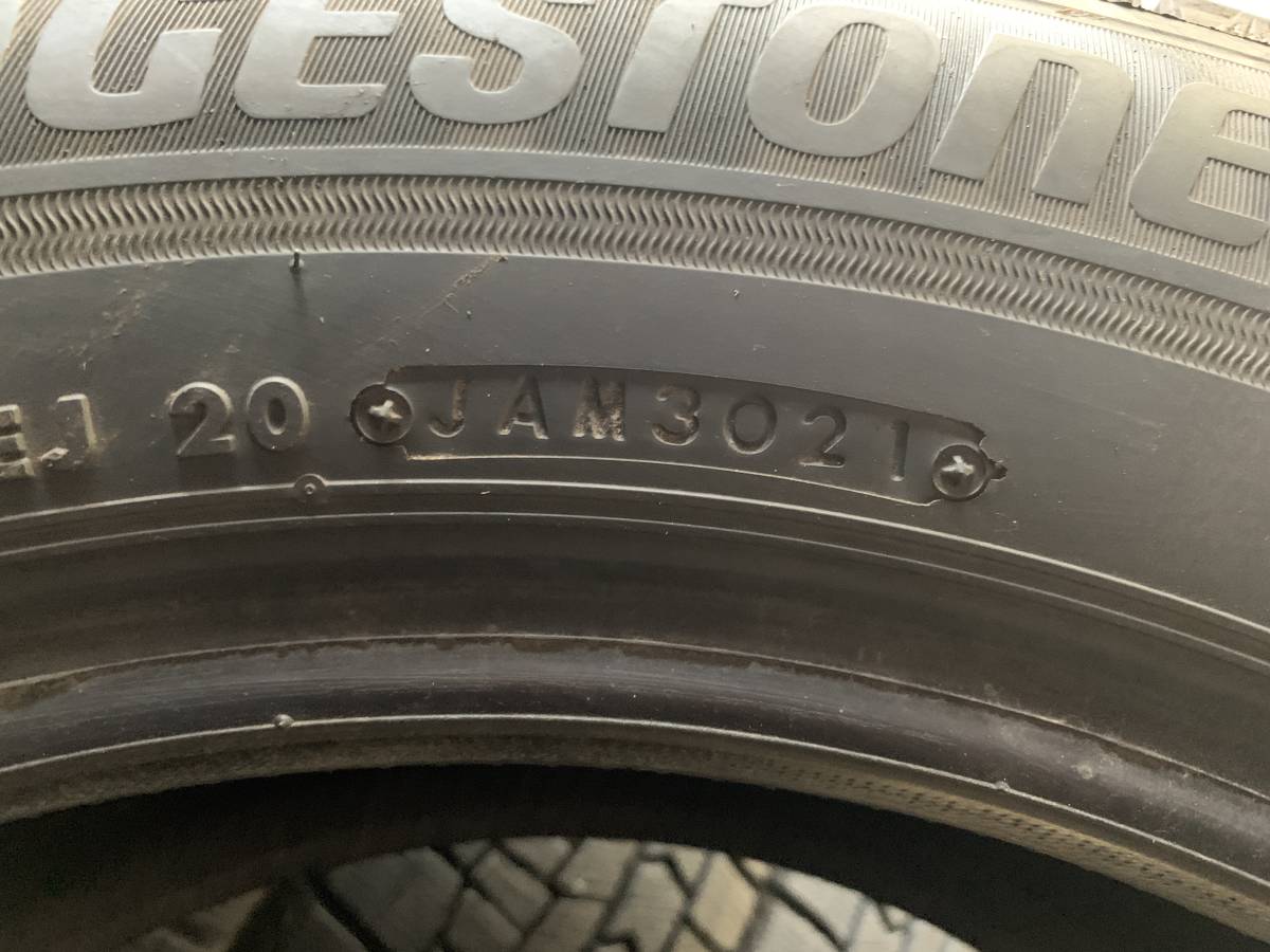バリ山の極上品! 2021年製 205/60R16 BRIDGESTONE VRX3 BLIZZAK 