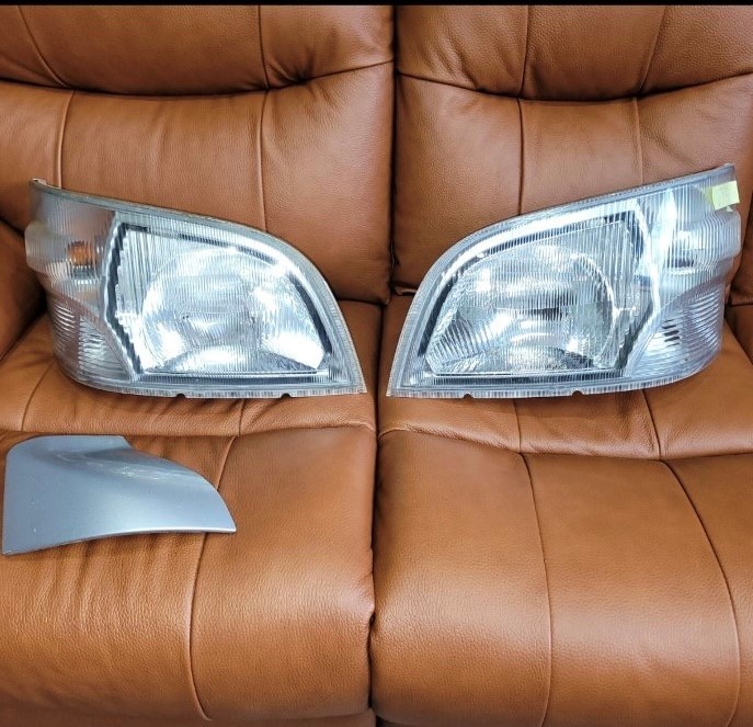S211P　ダイハツ　ハイゼットトラック　後期純正　ハロゲンヘッドライト　左右セット　STANLEY　おまけ右フェンダー　平成19年_1