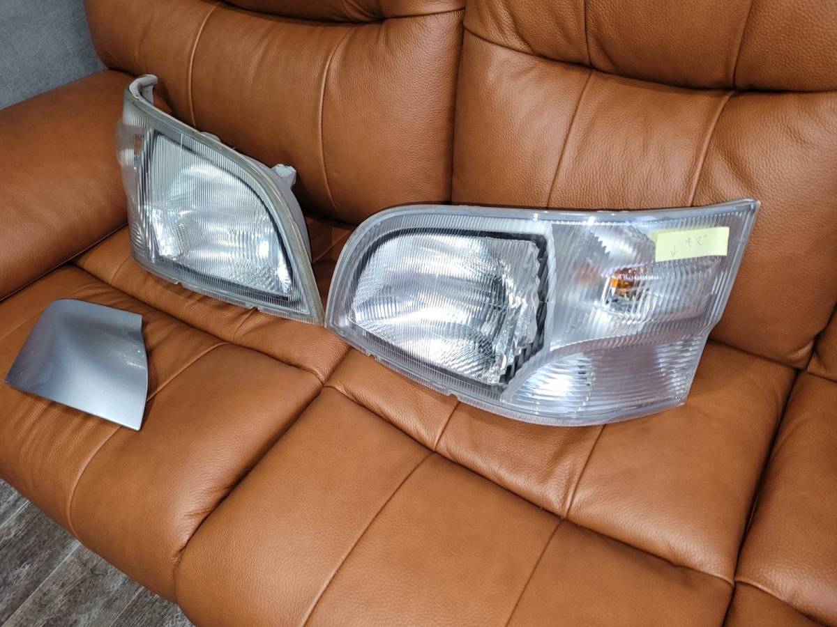 S211P　ダイハツ　ハイゼットトラック　後期純正　ハロゲンヘッドライト　左右セット　STANLEY　おまけ右フェンダー　平成19年_6