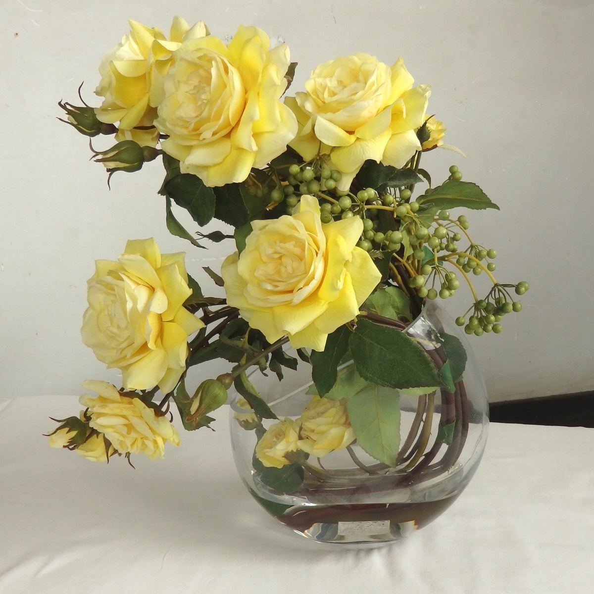 バラ 造花の値段と価格推移は 4件の売買情報を集計したバラ 造花の価格や価値の推移データを公開