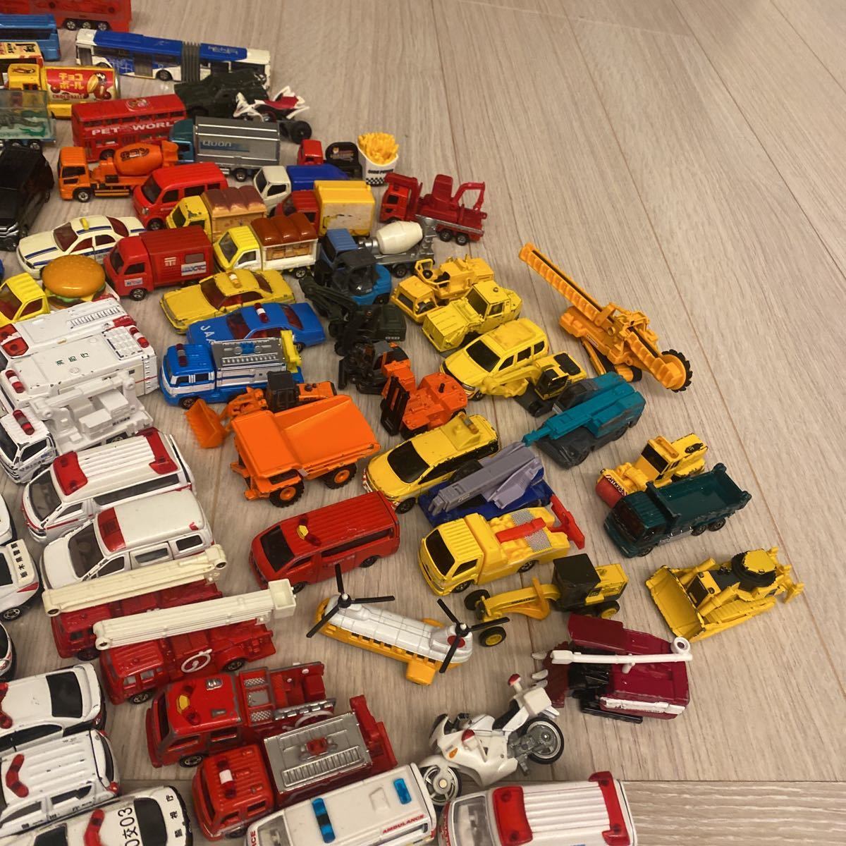 63トミカ TOMICA 大量 まとめ売り まとめて約140台 廃盤廃番レア