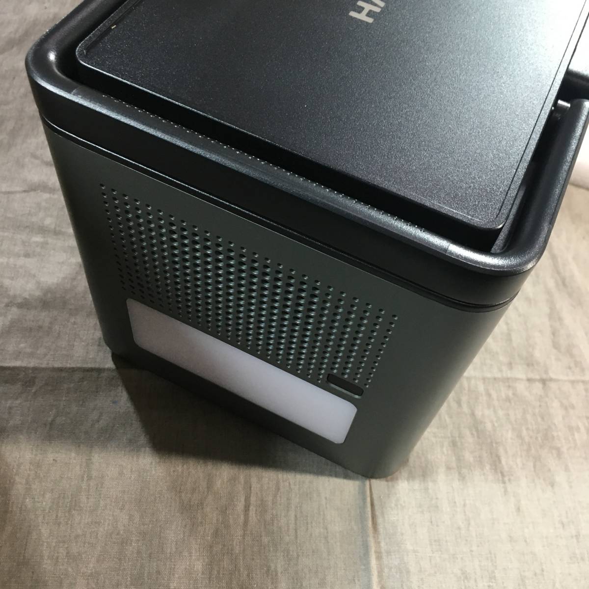 大容量ポータブル電源 700W バッテリー容量192000mAh、 リン酸鉄