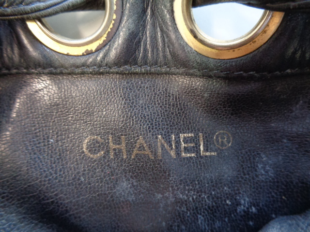 イタリア製 ヴィンテージ CHANEL シャネル マトラッセ ビコローレ ココマーク 巾着 チェーン レザー ショルダー ポシェット バッグ 黒 金 シャネル ヴィンテージ マトラッセ し ファッション マトラッセチェーン