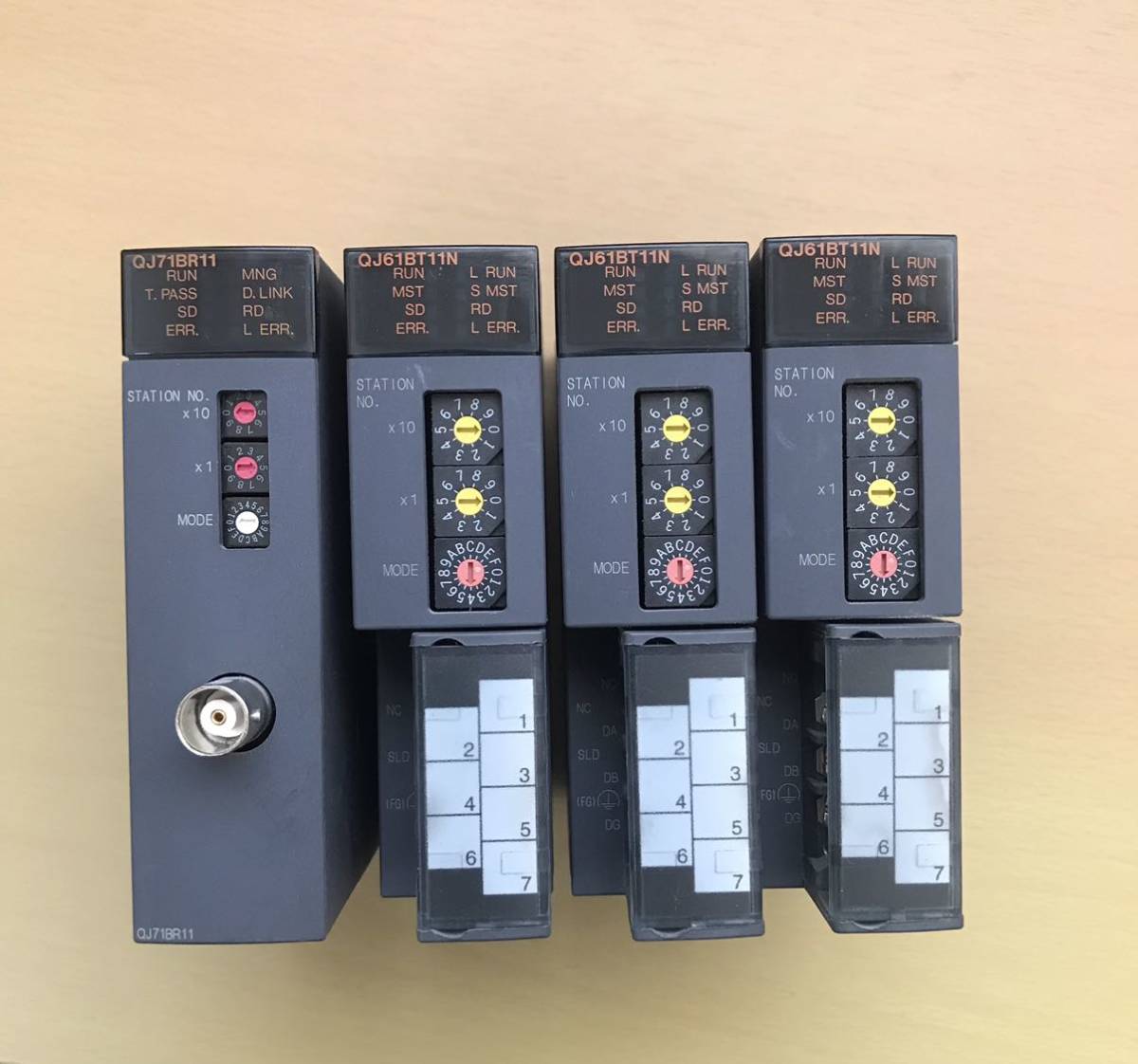 三菱電機 シーケンサ QJ61BT11N 2個 新品未使用 MITSUBISHI 三菱電機 QJ61BT11N 2023年製 シーケンサ 管理