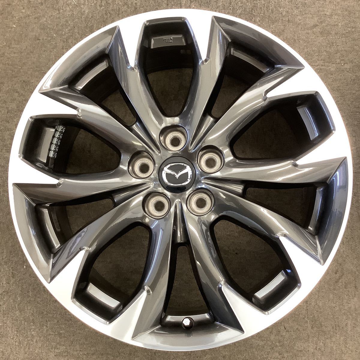 ホイール美品！！マツダ CX-5 純正 19in 7J +50 PCD114.3 TOYO