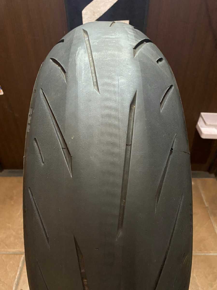 赤字超特価，大人気 MCタイヤ 2020年製造 BRIDGESTONE BATTLAX S22 190/50ZR17 ブリヂストン バトラックス ハイパースポーツ 190 50 17 2520 M1847(オンロード)｜売買されたオークション情報、yahooの商品情報をアーカイブ公開 - オ オンロード