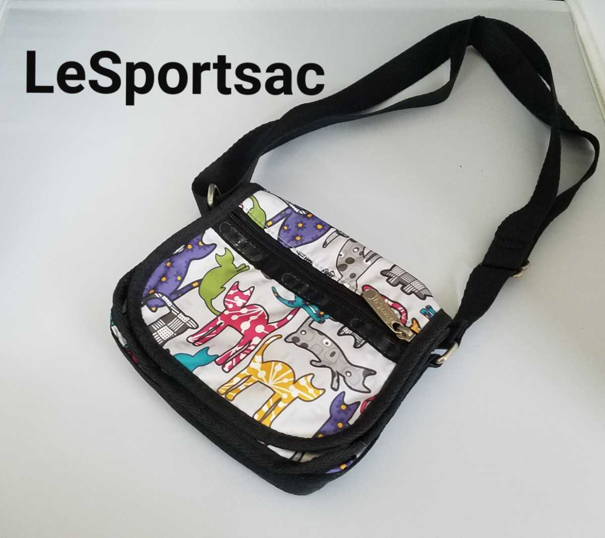 送料無料 LeSportsac 猫柄 ミニショルダーバッグ レスポートサック 