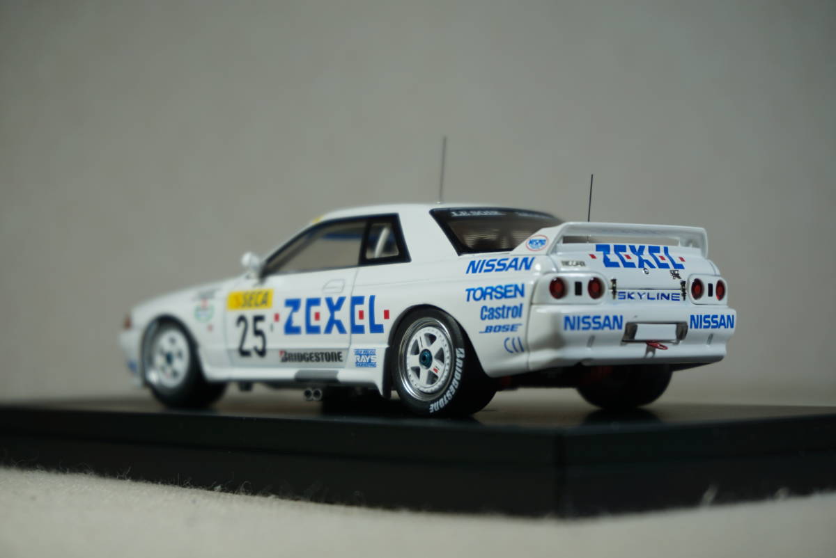 Miniature Nissan Skyline R32 1/43 HPI R32 GT-R No.3 Castrol H.Fukuyama / A.Iida