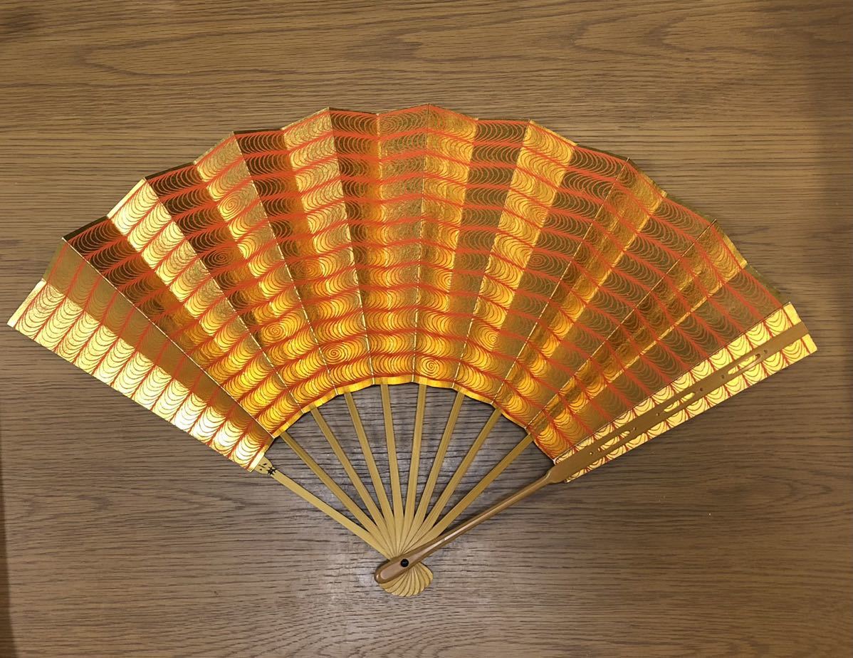 観世流　尺一扇　金地三色霞　仕舞い扇　十松屋 十松屋福井 尺一扇 能 観世流 水巻 箱付き 舞扇 仕舞扇 金地朱総水巻