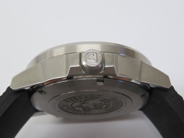 ■hawi8791-1 968 CITIZEN ECO-DRIVE シチズン　エコドライブ　デイト　ラバーベルト　WR200 B877-S015979 メンズウォッチ　稼働
