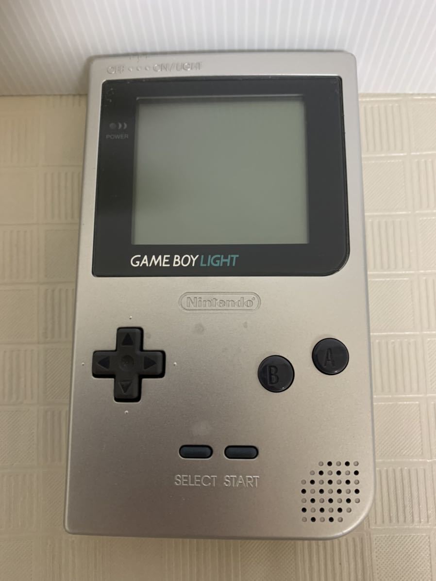  Nintendo GAMEBOY LIGHT MGB-101/任天堂 ニンテンドー ゲームボーイライト/本体のみ/シルバー/軽く動作確認/レトロ/小傷等(本体)｜売買されたオークション情報、yahooの商品情報をアーカイブ公開 - オ 本体、アクセサリー