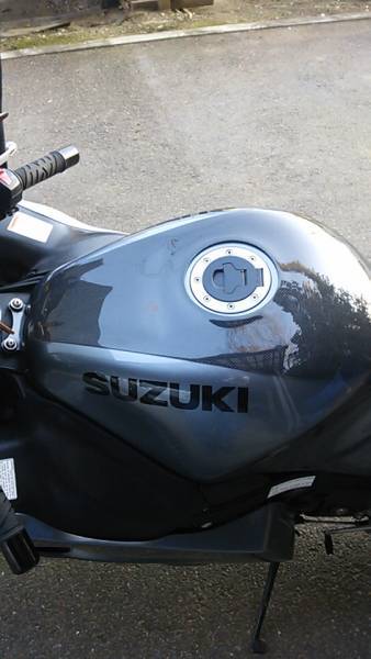 正規品 GSX1300R隼 綾織りカーボンタンクカバー 99 07年式(スズキ用)｜売買されたオークション情報、yahooの商品情報をアーカイブ公開 - オークファン スズキ用