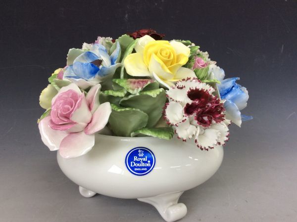 ロイヤル ドルトン Royal Doulton 陶花 フラワーバスケット 直径15㎝ 置物 飾り バラ 英国製 洋風 インテリア 雑貨 小物 陶器 管40732646