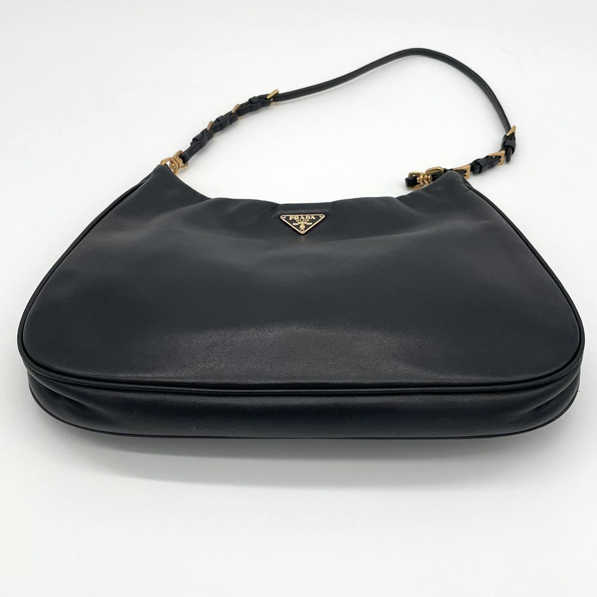 プラダ　PRADA ポーチ　羊革　希少 プラダ PRADA ポーチ 羊革 希少