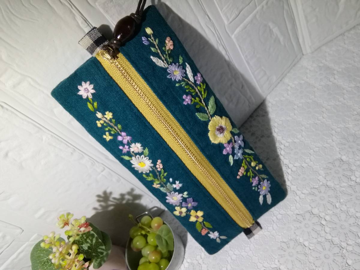 格安，最新作 ハンドメイド コットンリネン ペンケース ポーチ 手刺繍(女性用)｜売買されたオークション情報、yahooの商品情報をアーカイブ公開 - オークファン 女性用