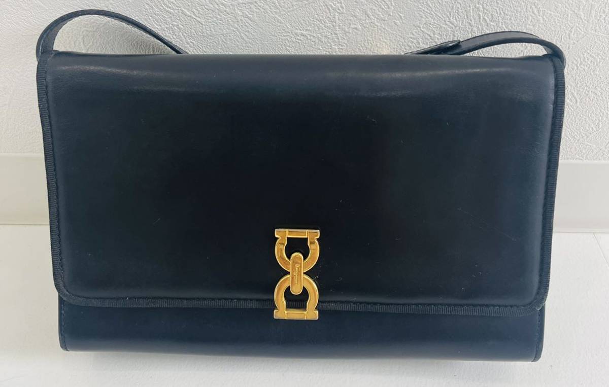 フェラガモ ショルダー 1円 バッグ ブラック 黒 FERRAGAMO ゴールド