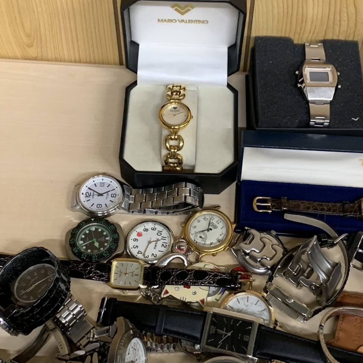 1円~【大量まとめ】TISSOT ティソ YSL イヴサンローラン BULOVA ブローバ MARIO VALENTINO など 腕時計 62点セット