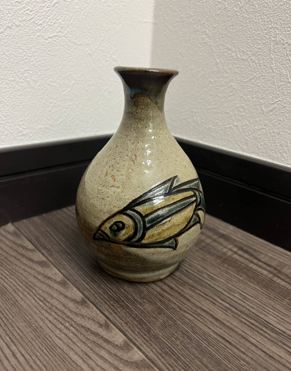 美術品・アンティーク・コレクション 魚紋花瓶金城敏夫