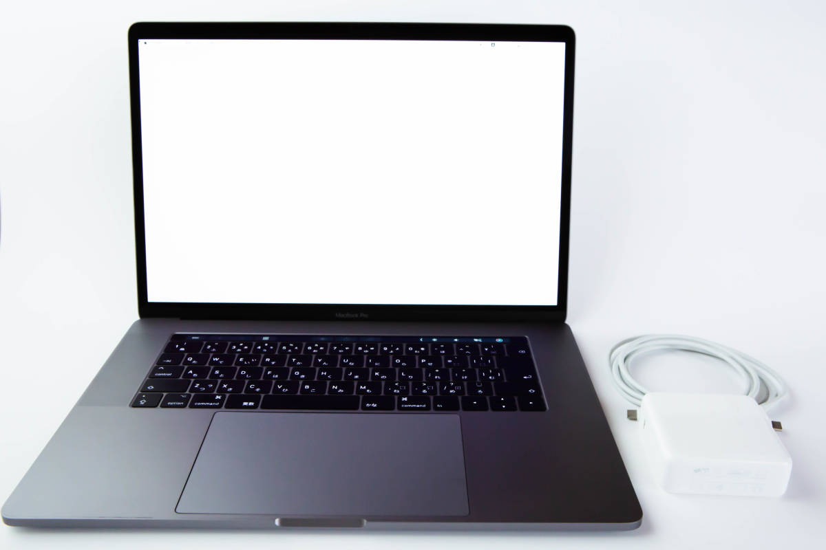美品/充放電回数少25回】 Apple MacBook Pro 15 inch 2017/ Core i7 
