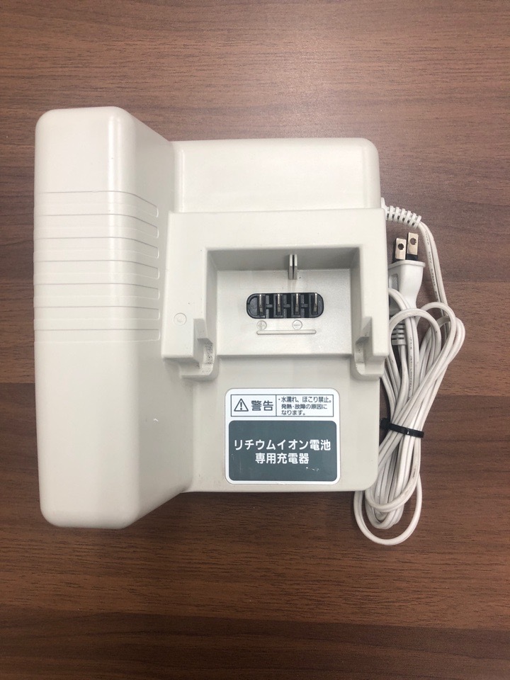 【低価，限定SALE】 1247 Panasonic パナソニック バッテリー充電器 NKJ033B 通電確認済み(充電器)｜売買されたオークション情報、yahooの商品情報をアーカイブ公開 - オークファン 充電器