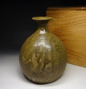 高麗青磁 壺のYahoo!オークション(旧ヤフオク!)の相場・価格を見る