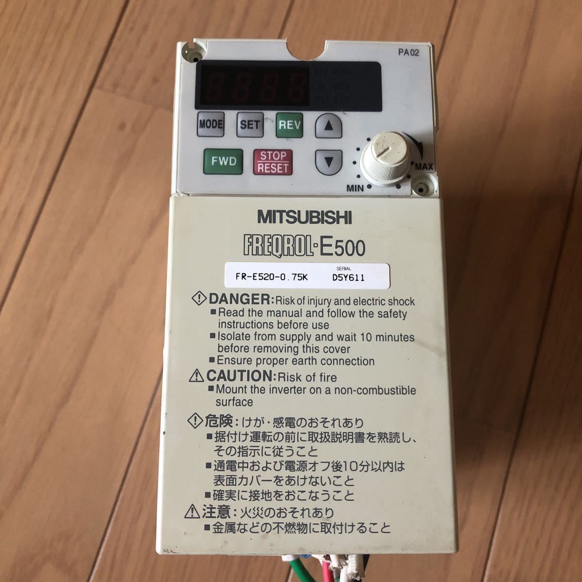 MITSUBISHI 三菱電機インバータFR-E520-0.75K インバータ FR-E520-0.75